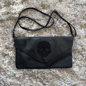 ENVELOPE SKULL CROSSBODY